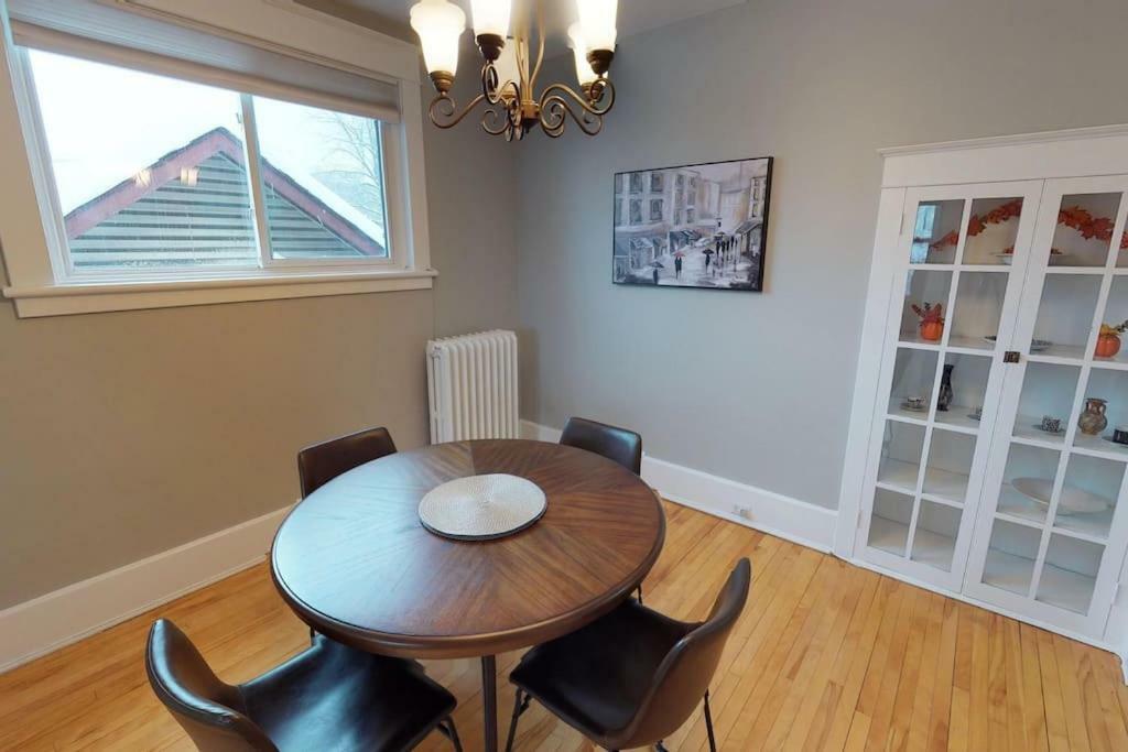 Bright, Clean, Private. In The Heart Of Downtown! Parking, Wi-Fi And Netflix Included Apartment Ottawa Luaran gambar