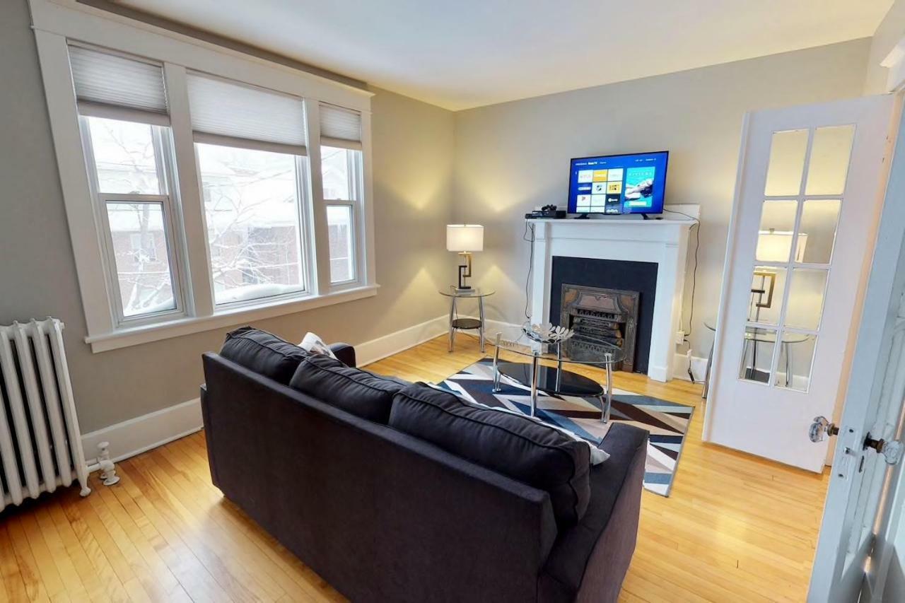 Bright, Clean, Private. In The Heart Of Downtown! Parking, Wi-Fi And Netflix Included Apartment Ottawa Luaran gambar